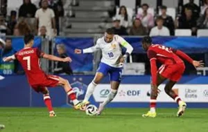 Cách Bắt Đầu Và Bắt Đầu Lại Trận Đấu Bóng Đá Theo Luật IFAB